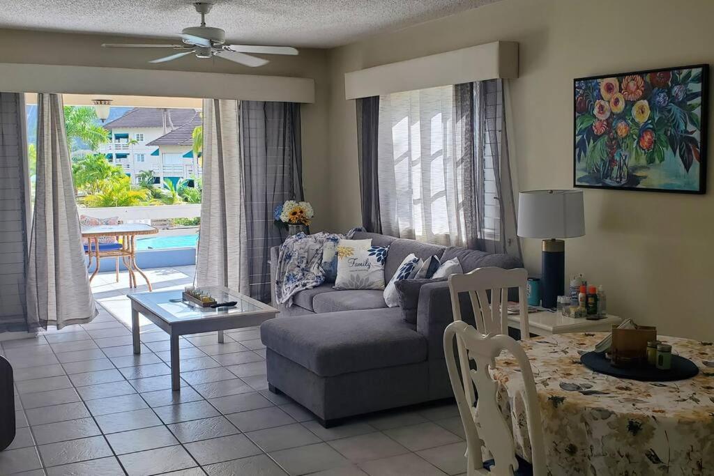 דירות מונטגו ביי Chalet Cassie מראה חיצוני תמונה