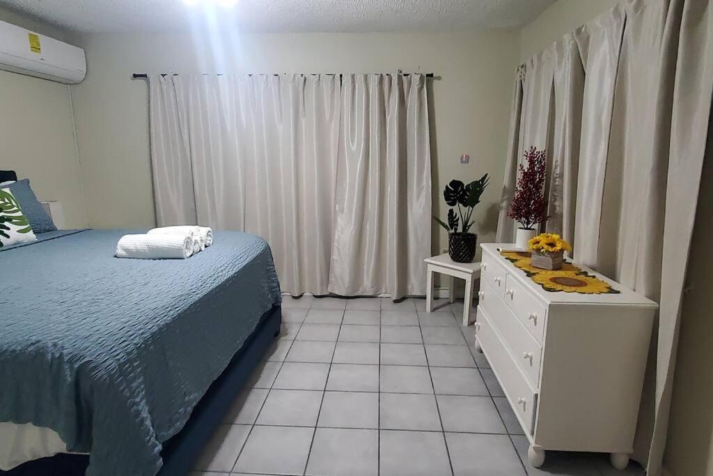 דירות מונטגו ביי Chalet Cassie מראה חיצוני תמונה